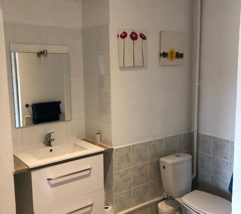 Photo of Bathroom in Aubeville