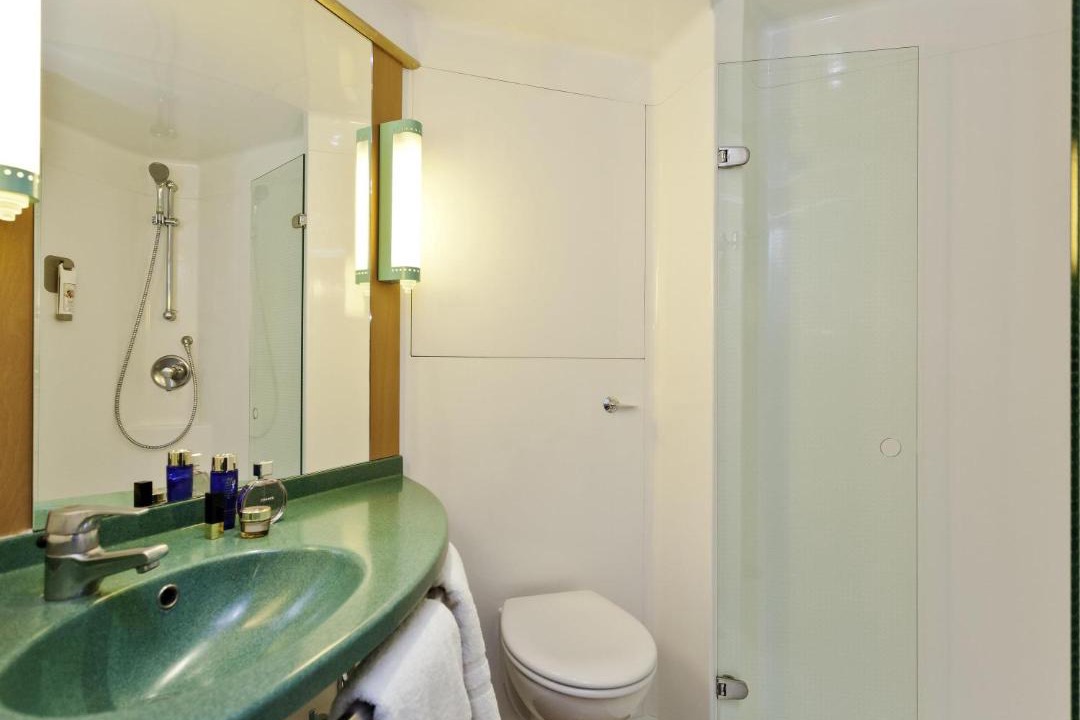 Photo of Bathroom in West Thurrock