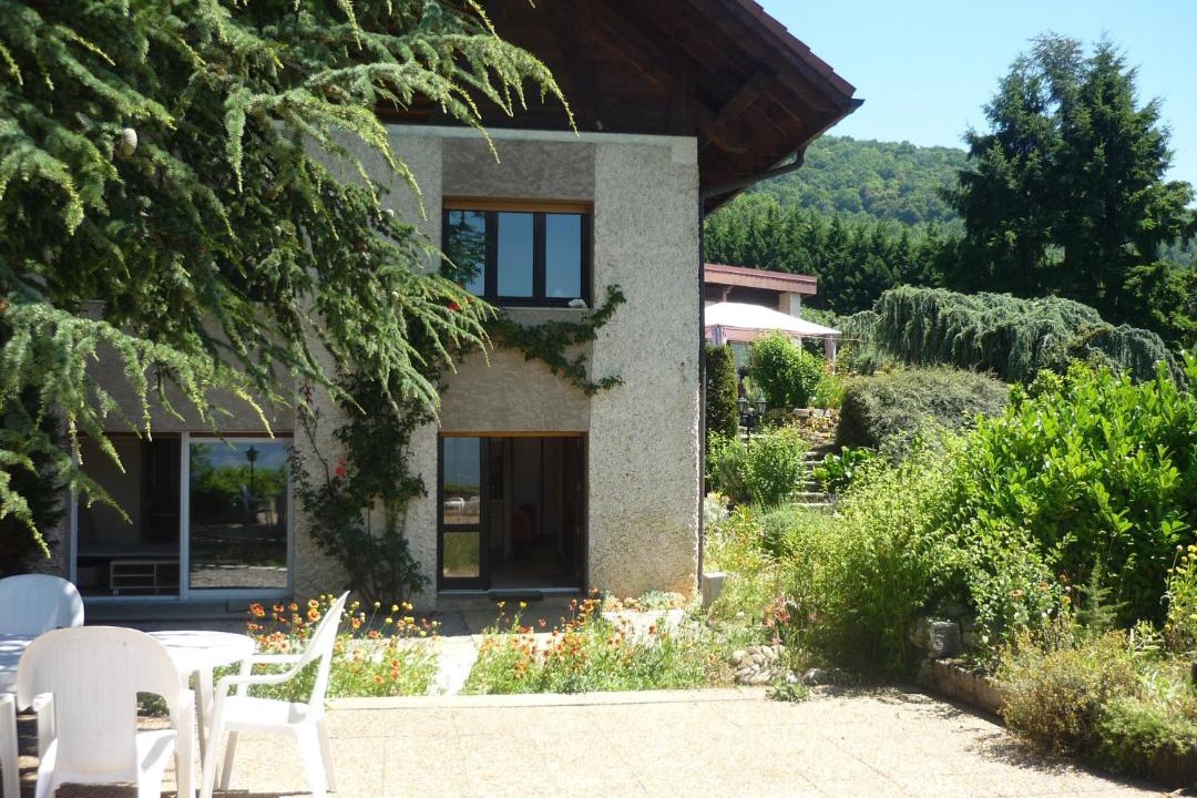 Photo of Buildings in Poisat