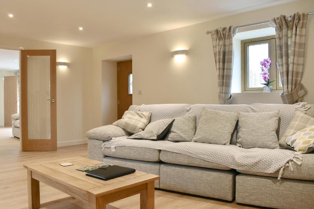 Photo of Others in Broadwoodkelly