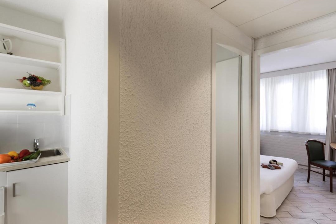 Photo of Others in Paquis Navigation