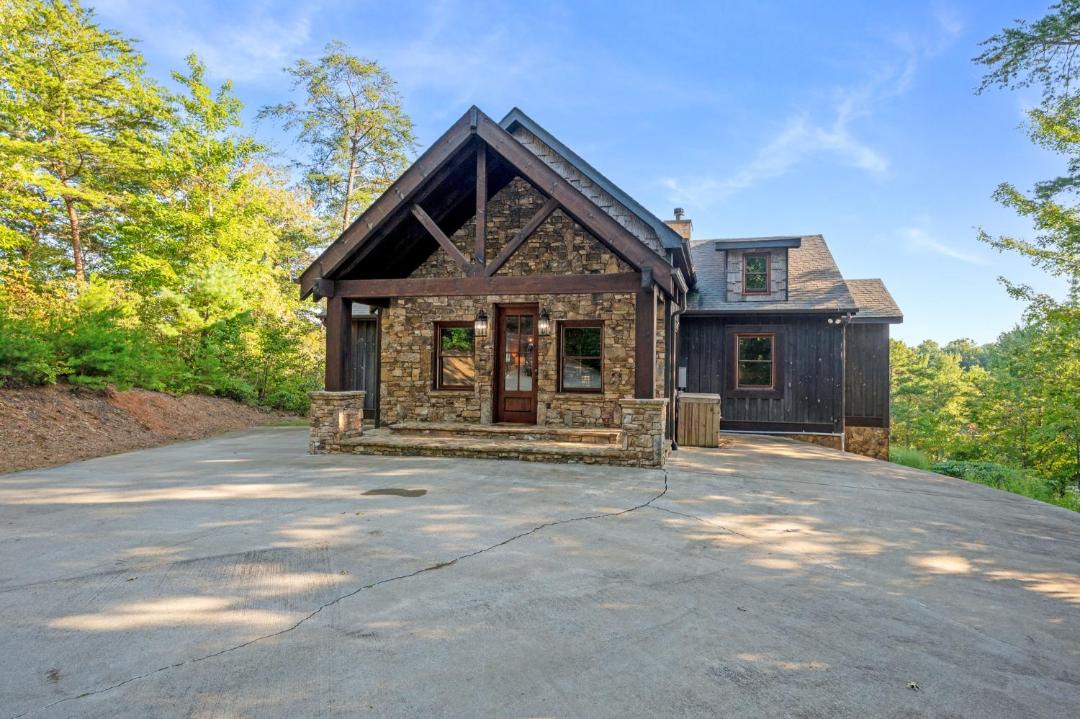 Photo of Others in Foxfire Estates