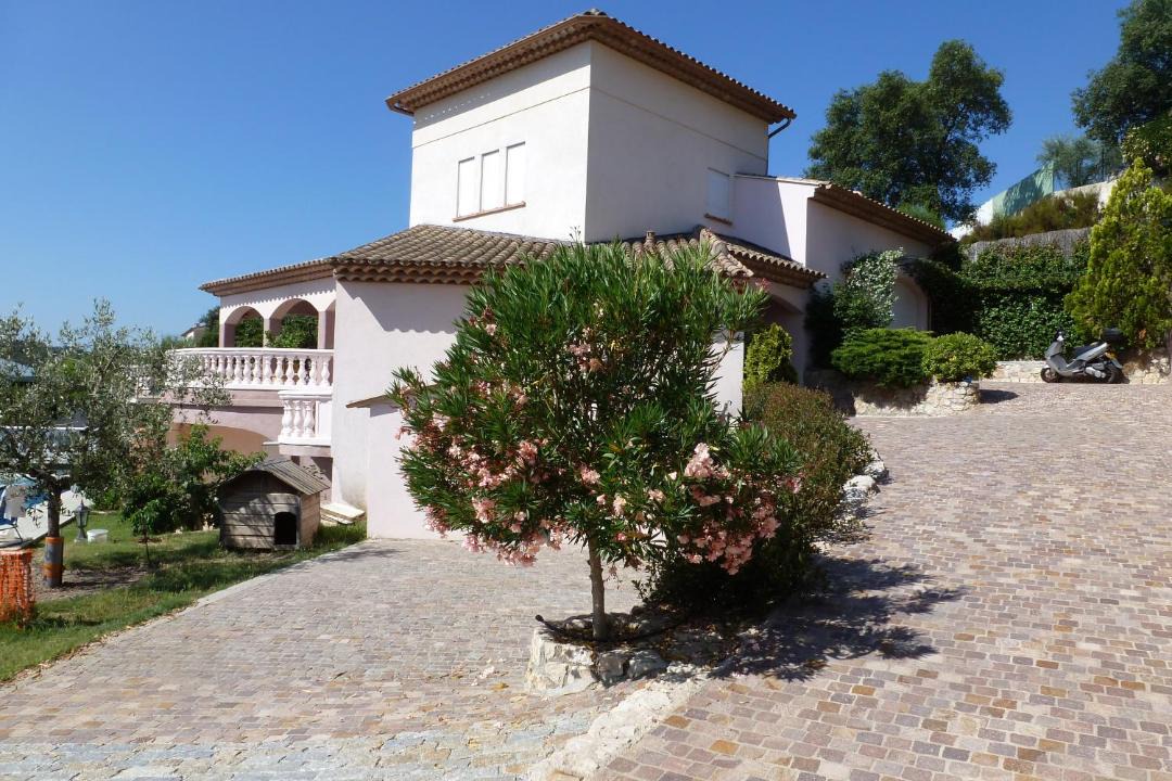 Photo of Buildings in Les Esterets du Lac