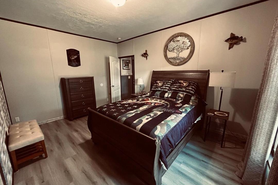 Photo of Bedroom in Benton