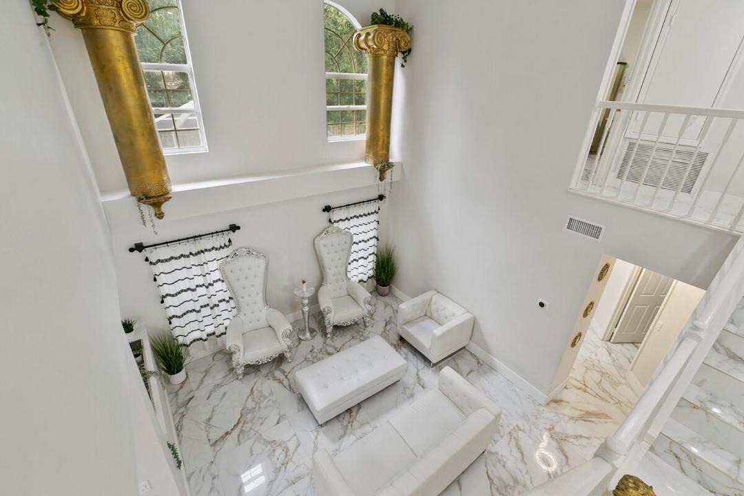 Photo of Others in Bloomingdale