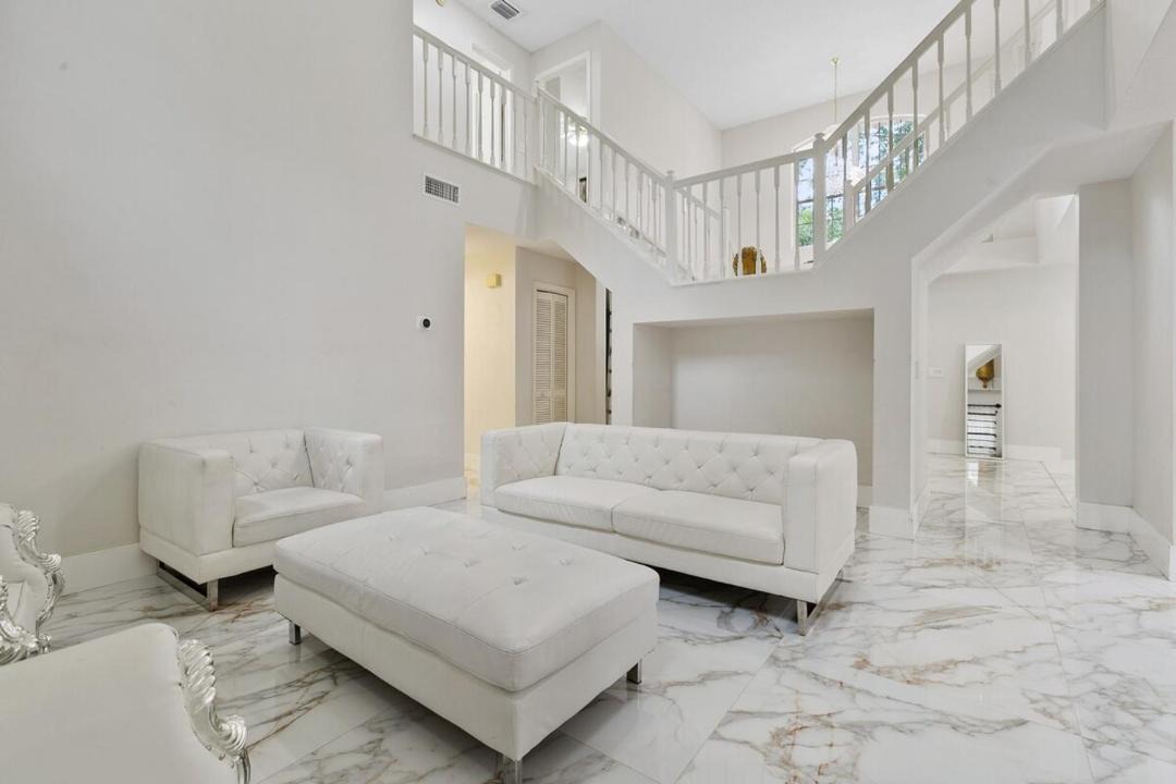 Photo of Others in Bloomingdale