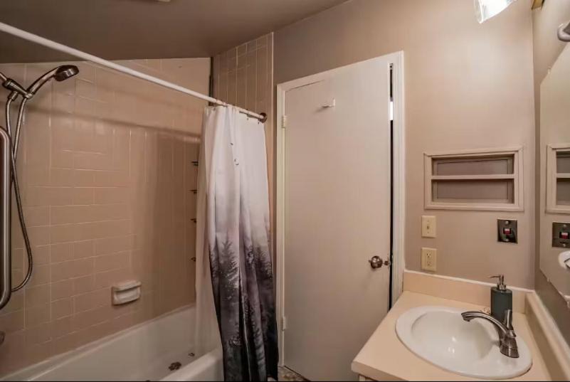 Photo of Bathroom in Chalet Village