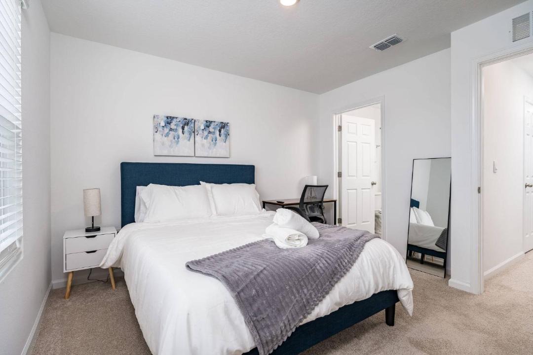 Photo of Bedroom in Baymeadows