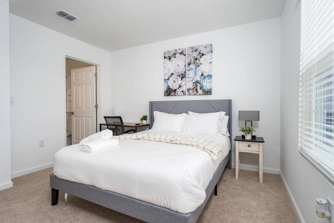 Photo of Bedroom in Baymeadows
