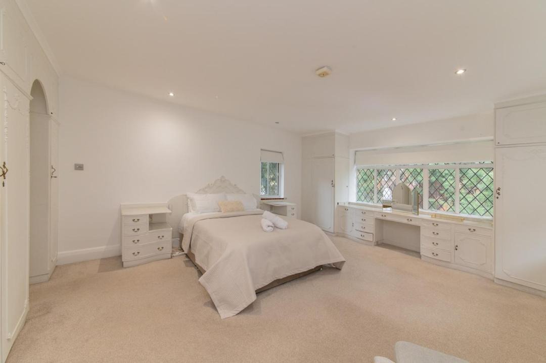 Photo of Bedroom in Canons