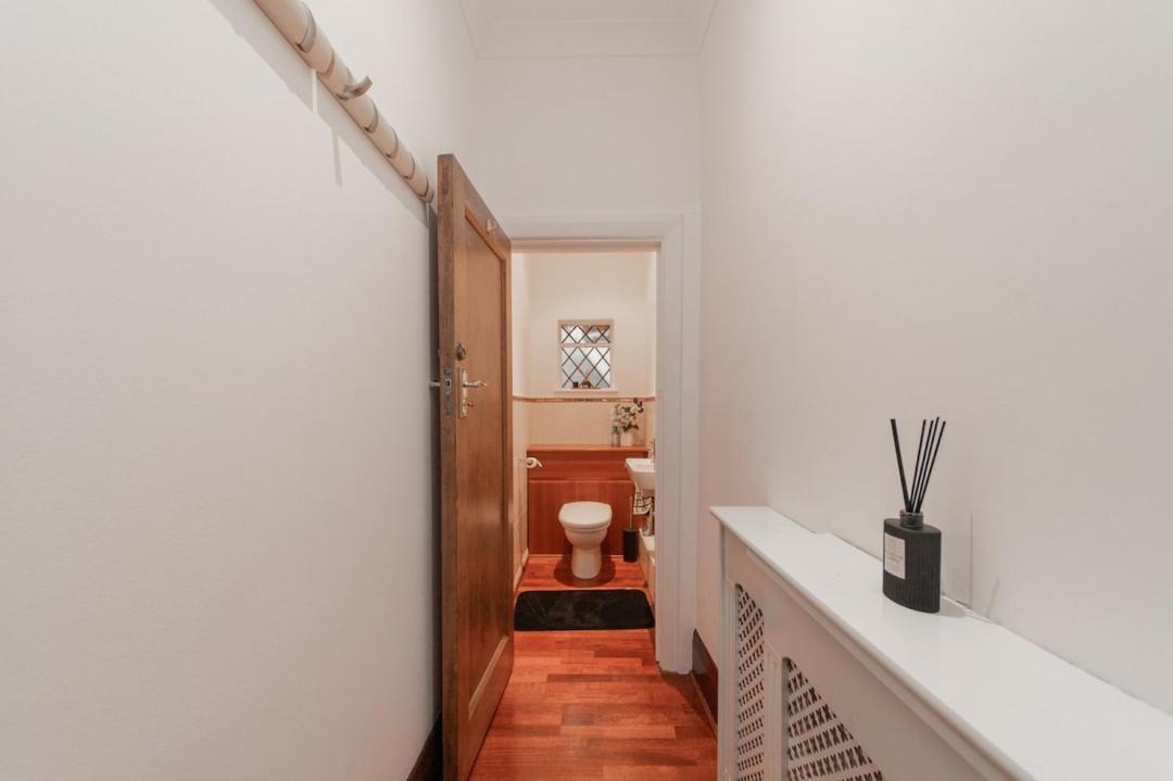 Photo of Bathroom in Canons