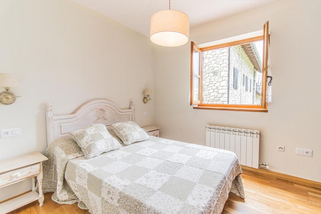Photo of Bedroom in Linsoles