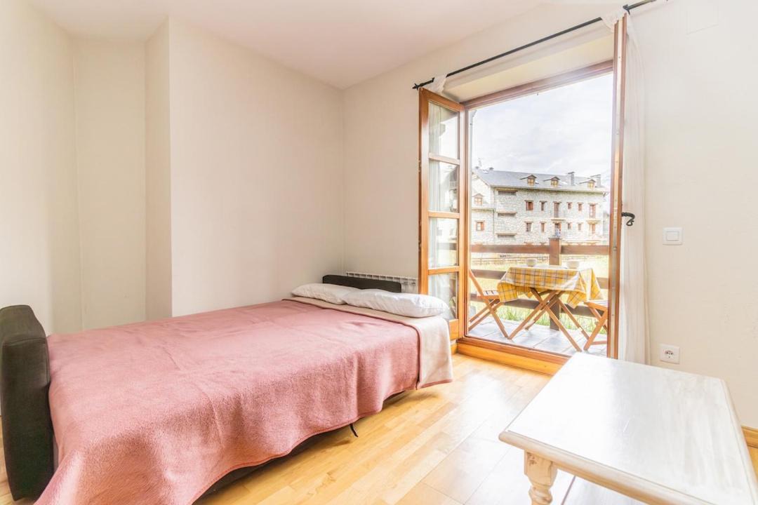Photo of Bedroom in Linsoles