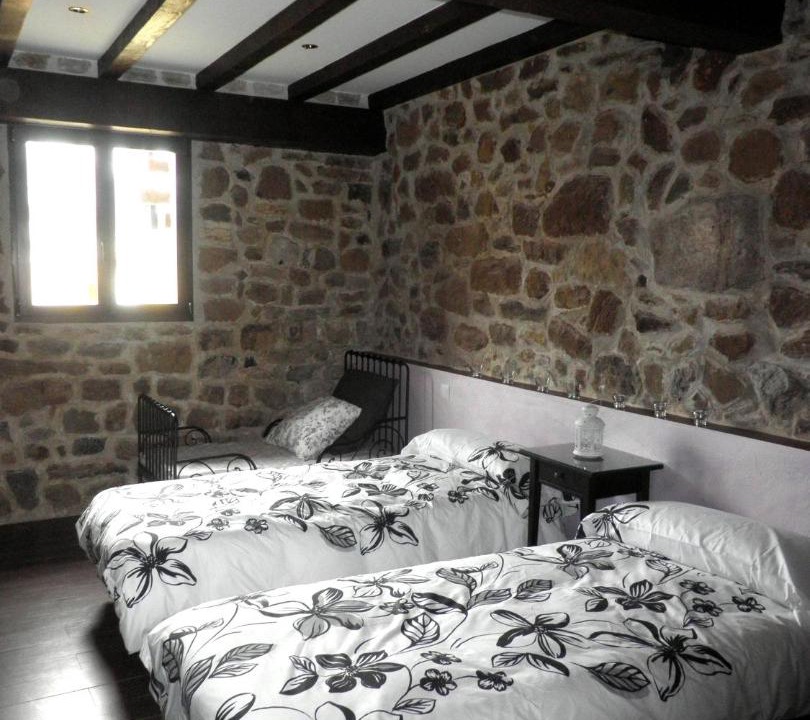 Photo of Bedroom in Villacarriedo