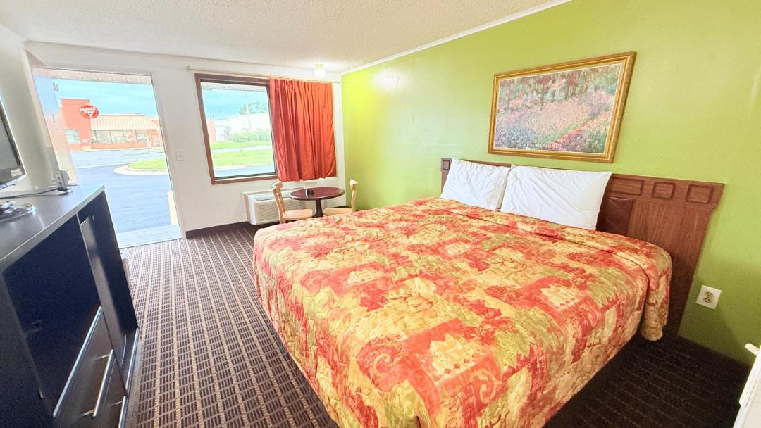 Photo of Bedroom in Warner Robins