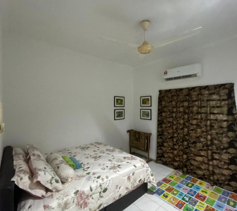 Photo of Bedroom in Behrang Ulu