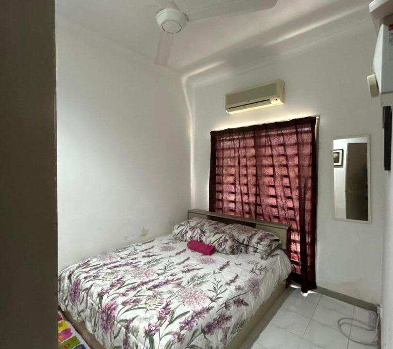 Photo of Bedroom in Behrang Ulu