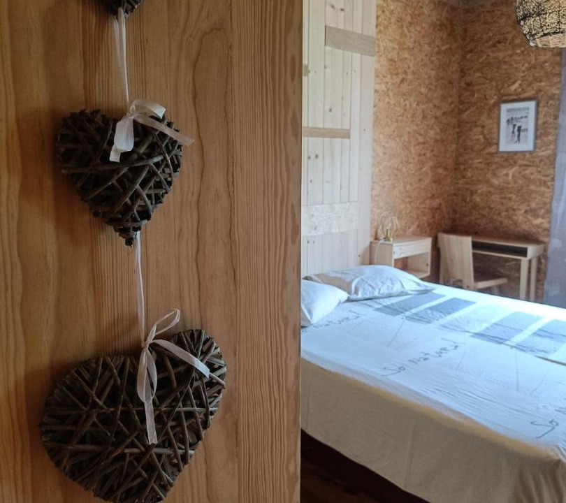 Photo of Bedroom in Roquefort-les-Cascades