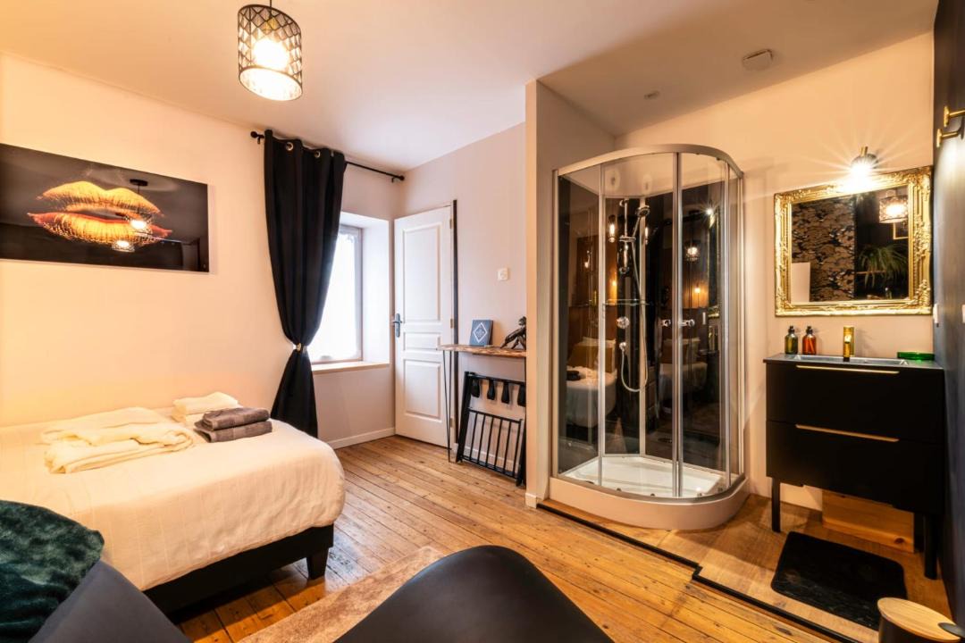 Photo of Bedroom in Troarn