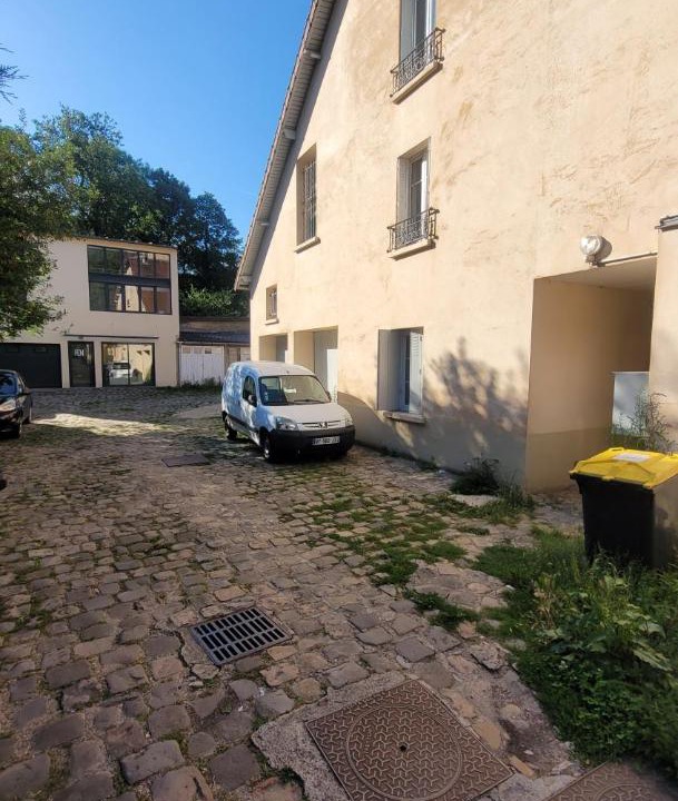 Photo of Others in Buc