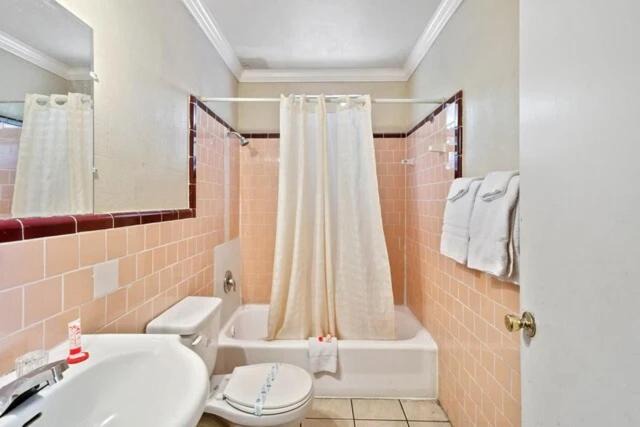 Photo of Bathroom in Beeville
