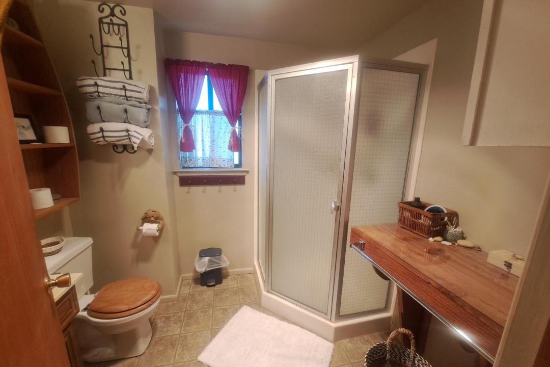 Photo of Bathroom in Weed