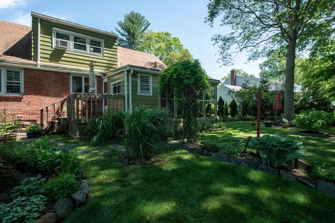 Photo of Others in West New Haven