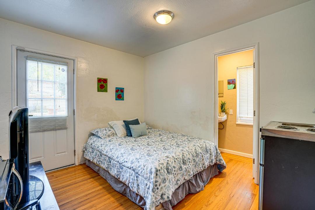 Photo of Bedroom in Castro Valley