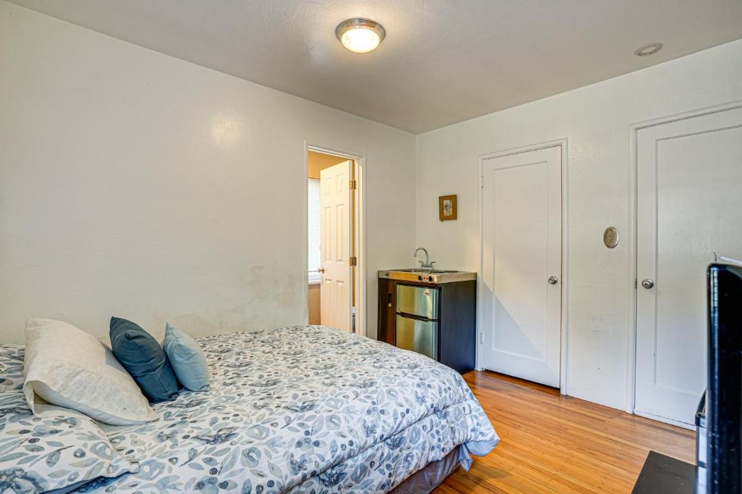 Photo of Bedroom in Castro Valley