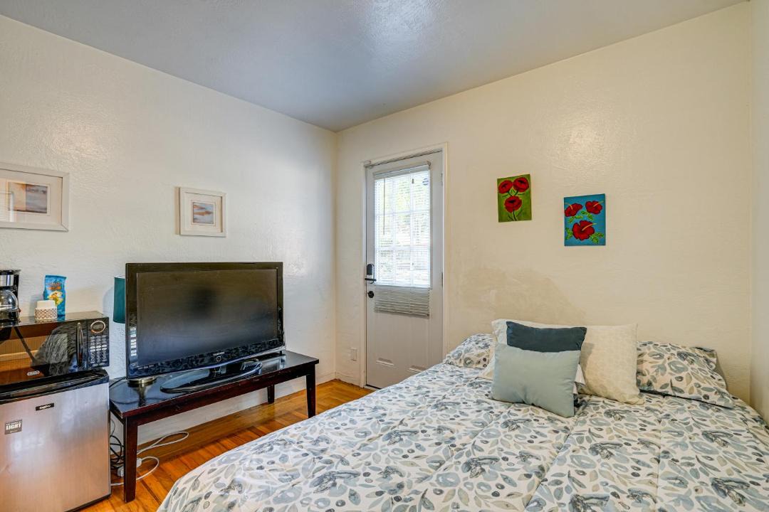 Photo of Bedroom in Castro Valley