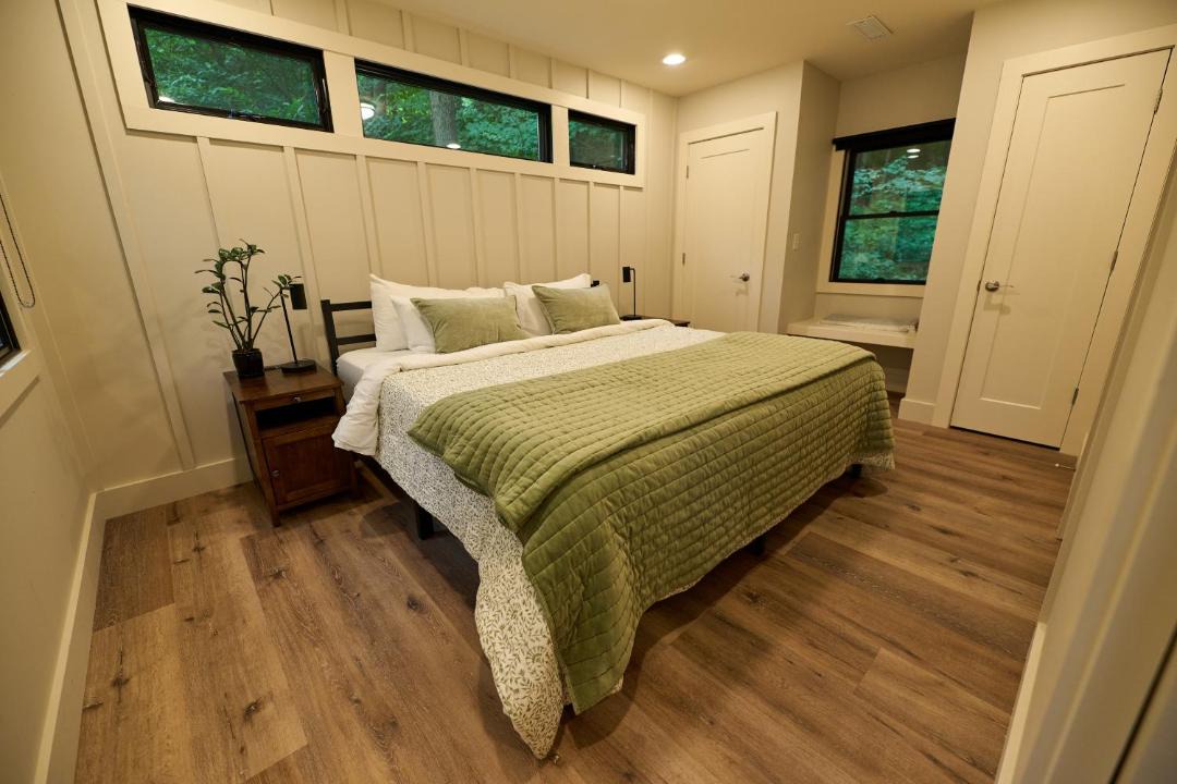 Photo of Bedroom in Cuyahoga Falls