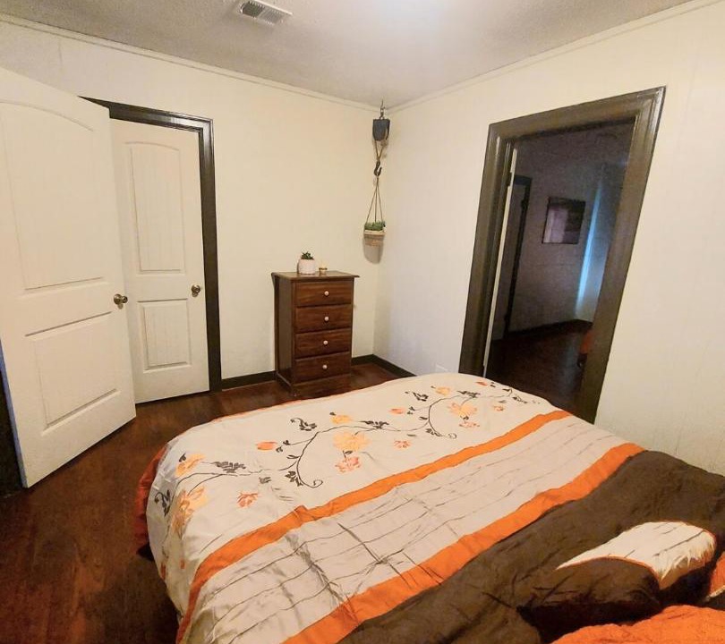 Photo of Bedroom in Bay City