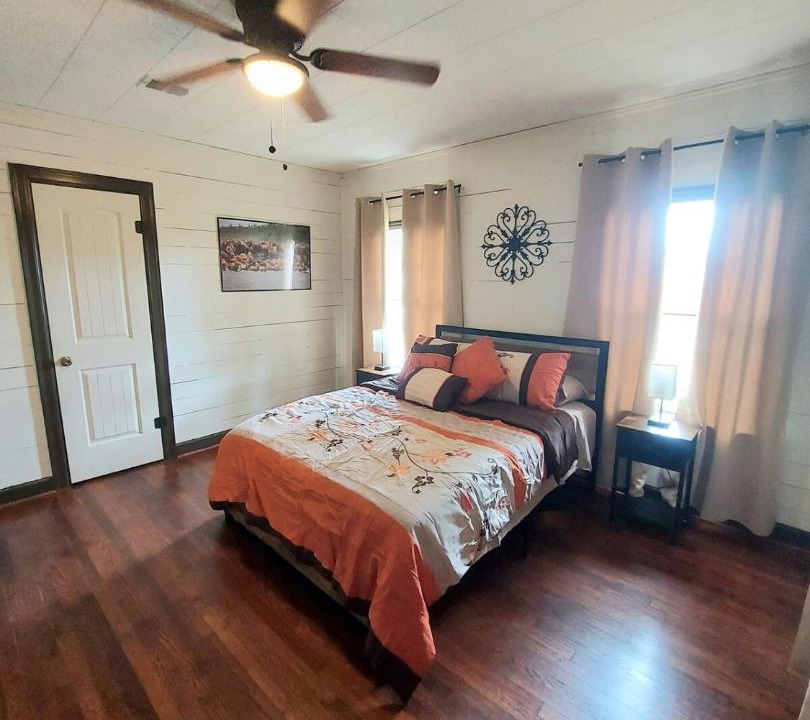 Photo of Bedroom in Bay City