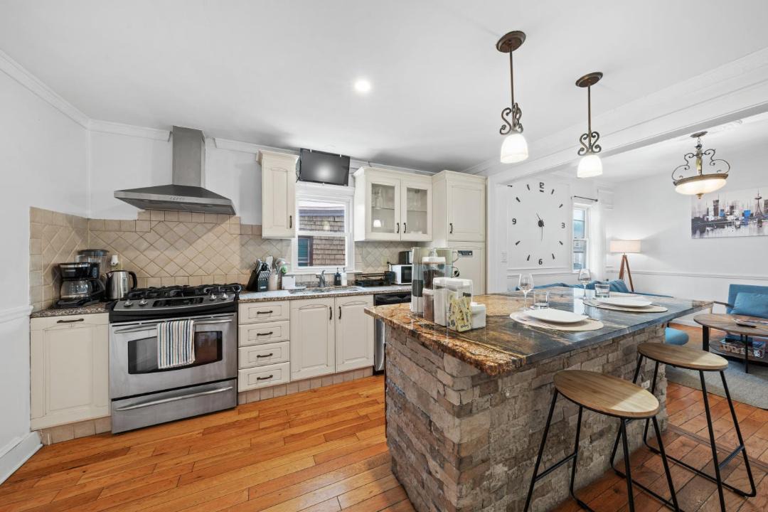 Photo of Others in Bayonne