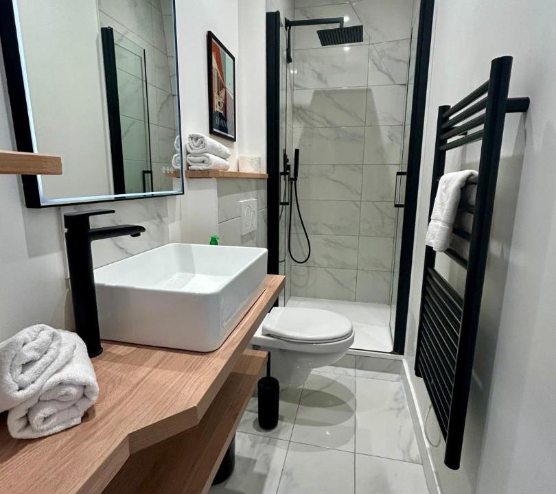 Photo of Bathroom in Deauville City Centre