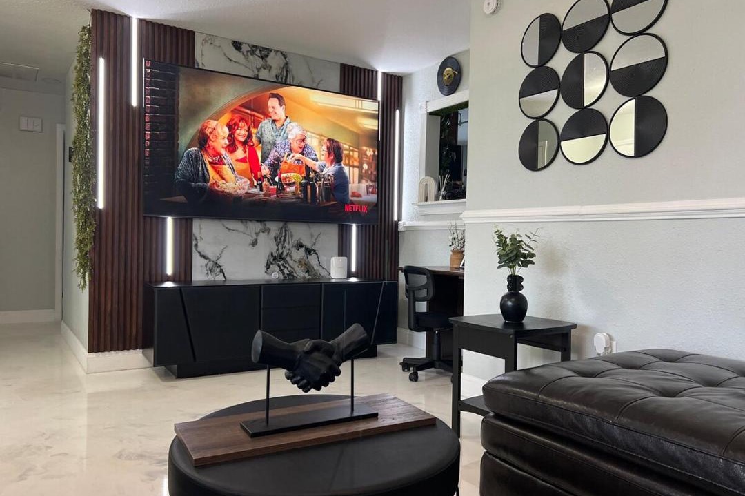 Photo of Livingroom in Orchid Lake Village