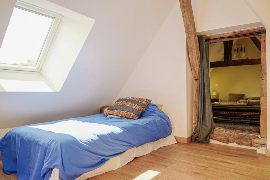 Photo of Bedroom in Bourbon-Lancy