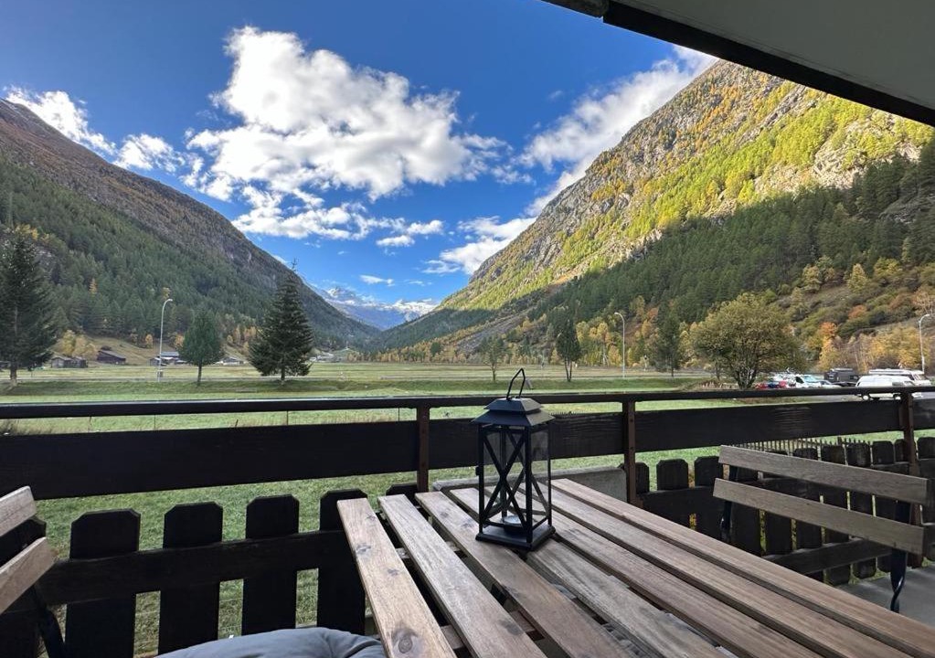 Photo of Others in Taesch