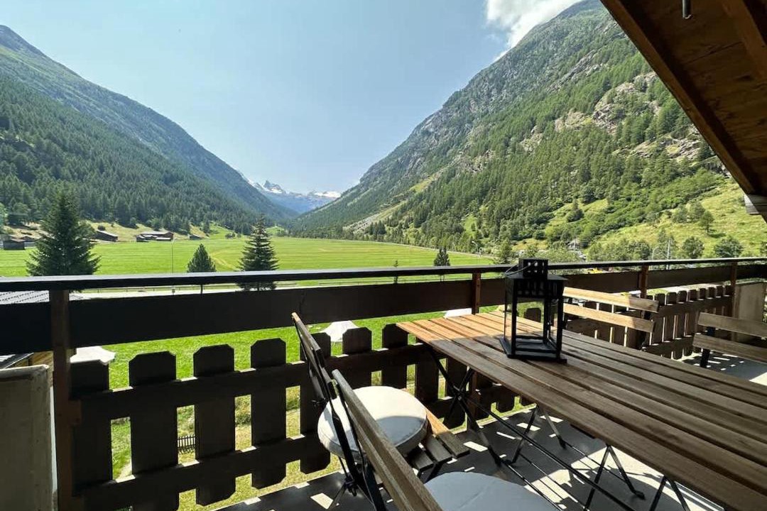 Photo of Others in Taesch