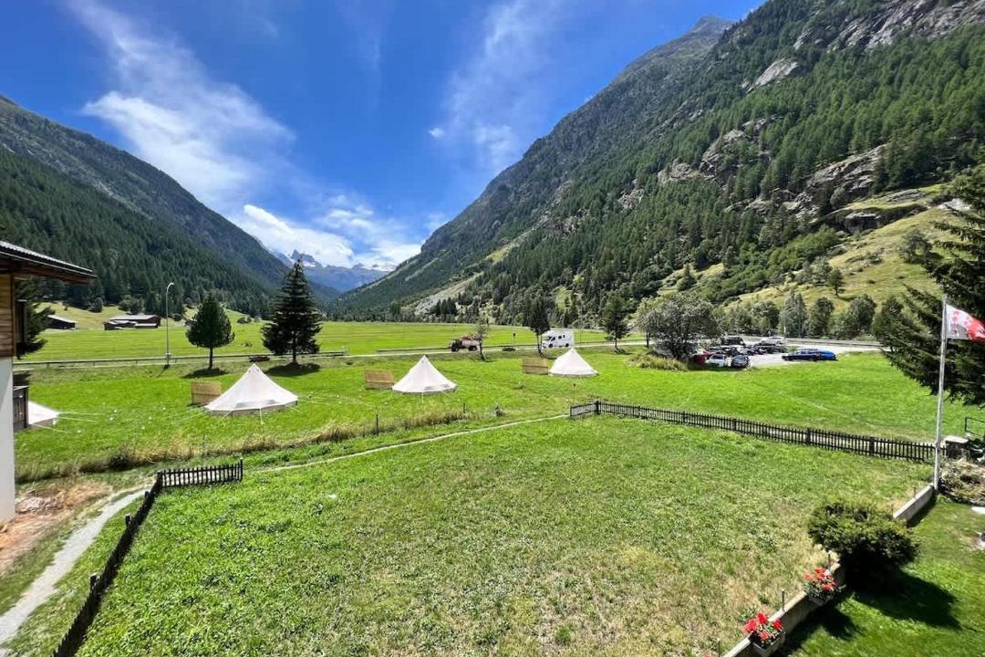 Photo of Others in Taesch
