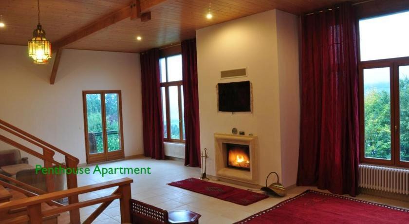 Photo of Others in Villard