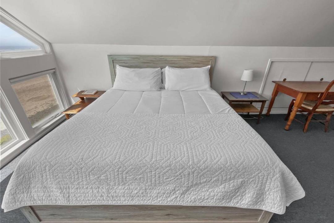 Photo of Bedroom in Arch Cape