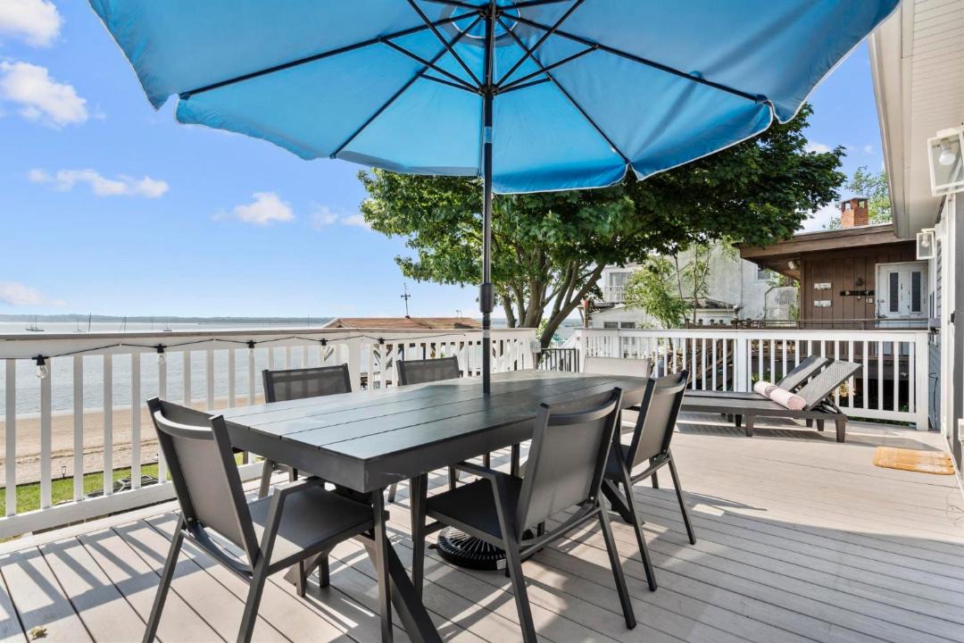 Photo of Others in East Shore