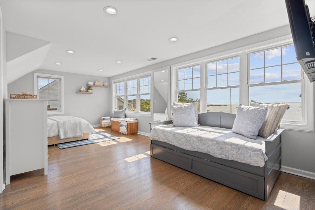 Photo of Others in East Shore