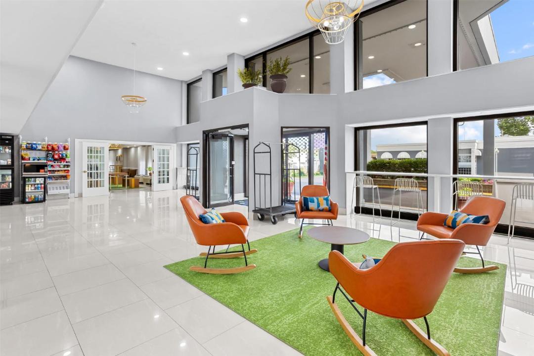 Photo of Others in Des Plaines