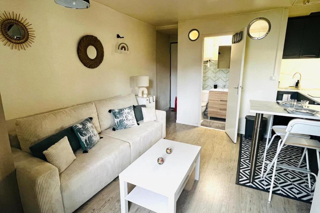 Photo of Others in Linas