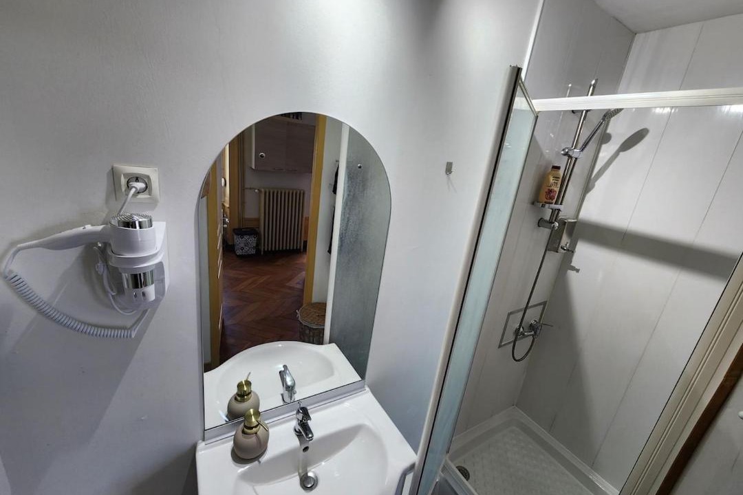 Photo of Bathroom in Gray-la-Ville