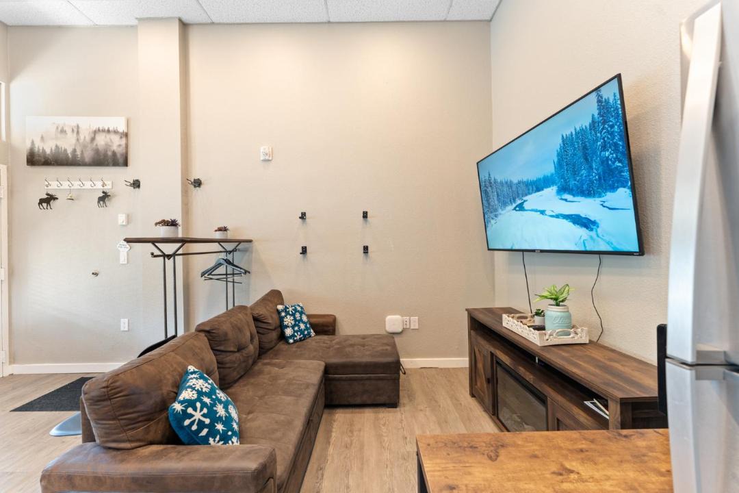 Photo of Livingroom in Lakeside Village