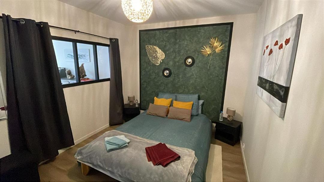 Photo of Bedroom in Mont-Saint-Aignan