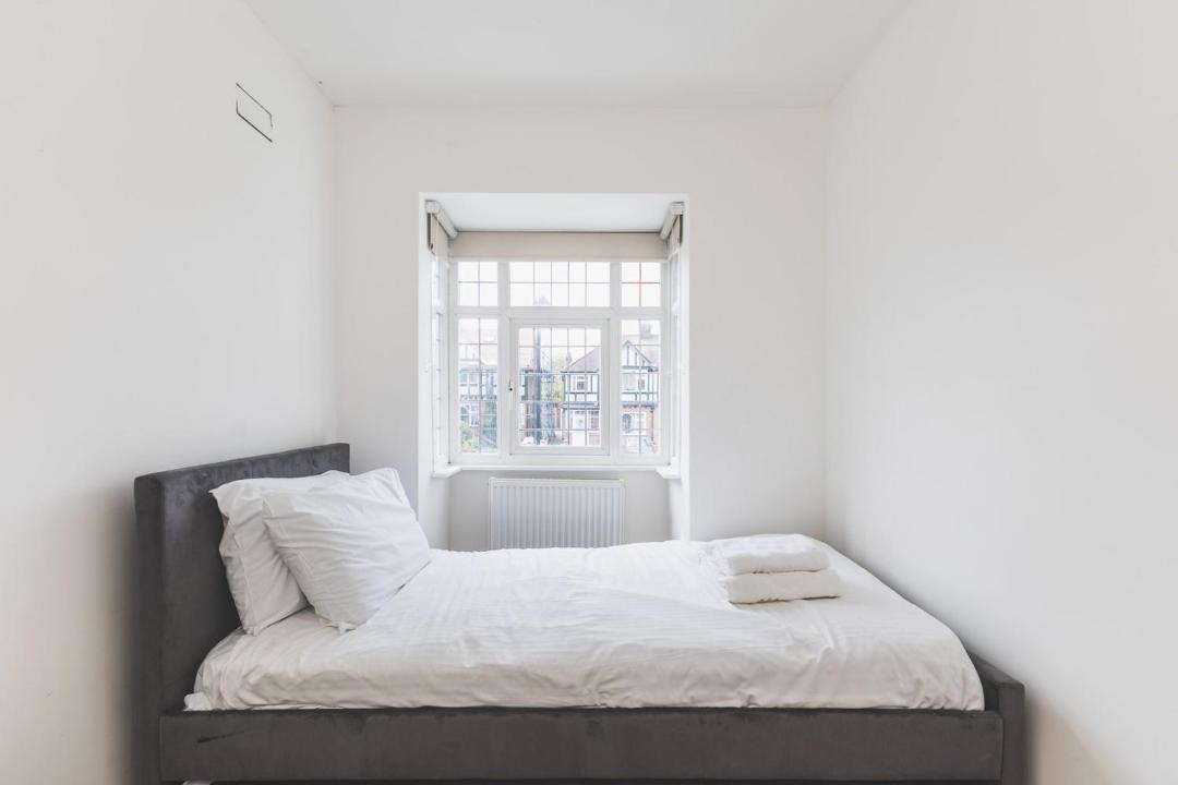 Photo of Bedroom in Hanger Hill
